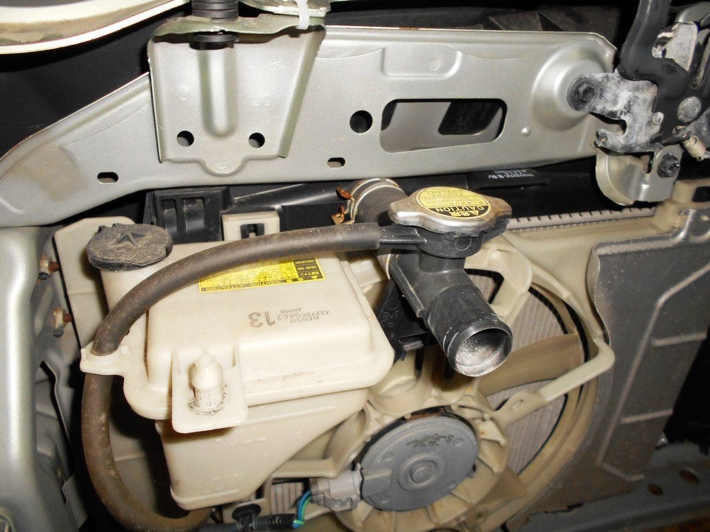 Ноускат Toyota Vitz 90, (1 model) xenon (J041908) 7
