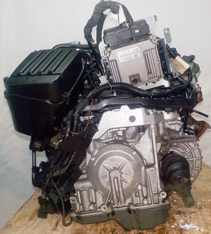 Двигатель Volkswagen AXW - 019737 AT FF коса+комп 6